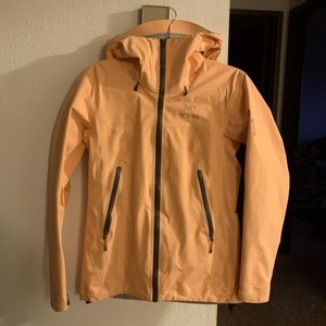 Women’s XSmall Arc’teryx Raincoat